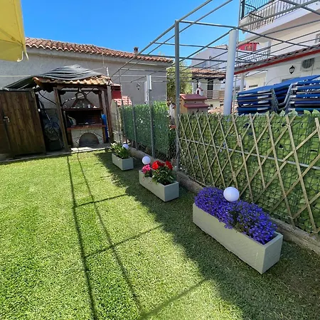 Elegant Stelios Торони