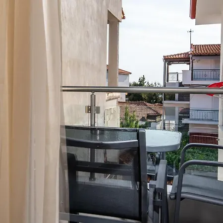 Elegant Stelios Торони