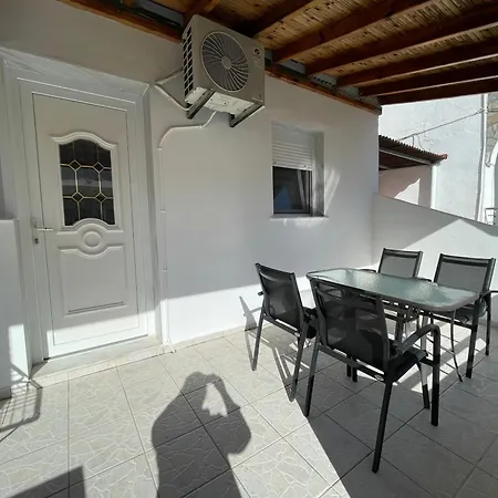 Elegant Stelios Торони