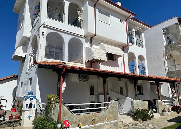 Elegant Stelios Toroni