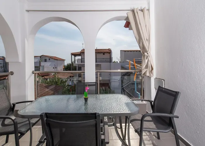 Elegant Stelios Toroni