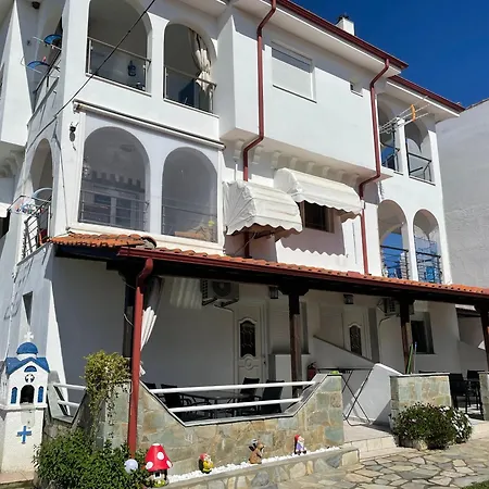 Elegant Stelios Toroni