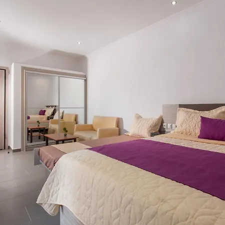 Elegant Stelios Toroni