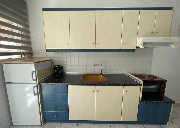 Elegant Stelios טורוני